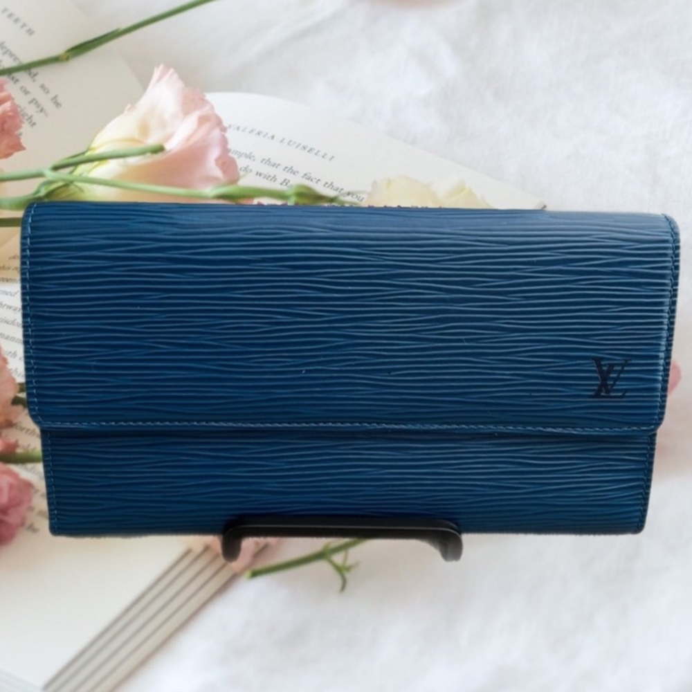 Authentic Louis Vuitton Blue Epi Wallet